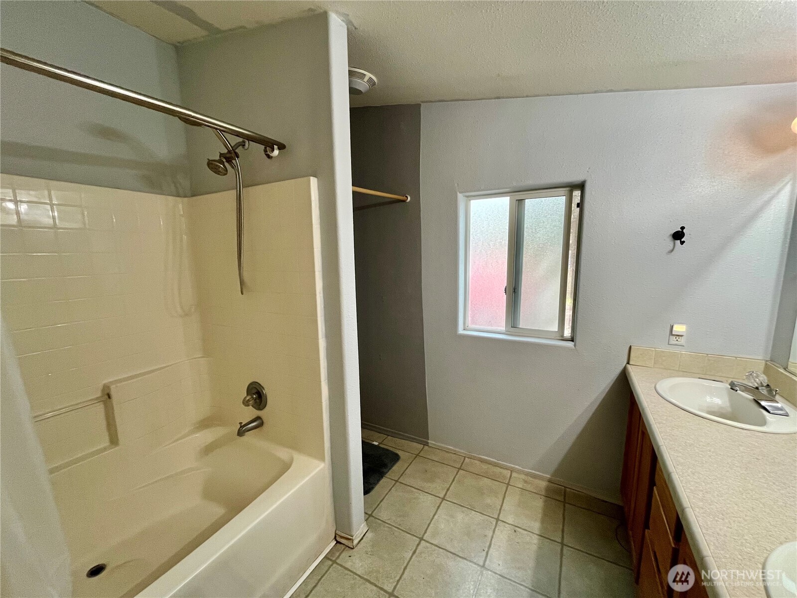 41 Allen Dr , Sequim, WA 98382