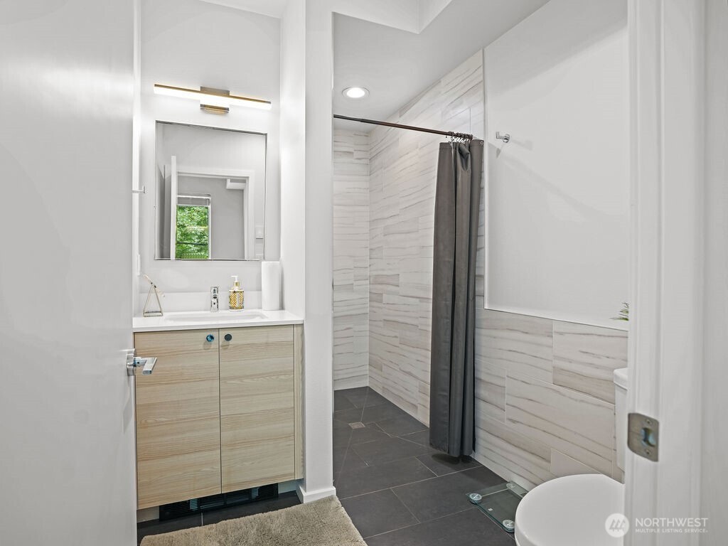17338 Bothell Way NE #E, Bothell, WA 98011