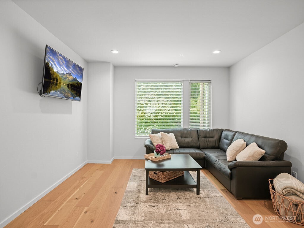 17338 Bothell Way NE #E, Bothell, WA 98011