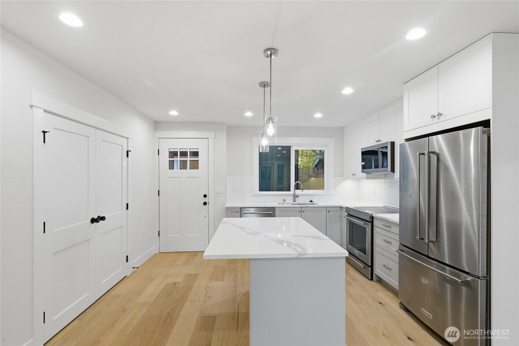 8817 Densmore Avenue N, Seattle, WA 98103
