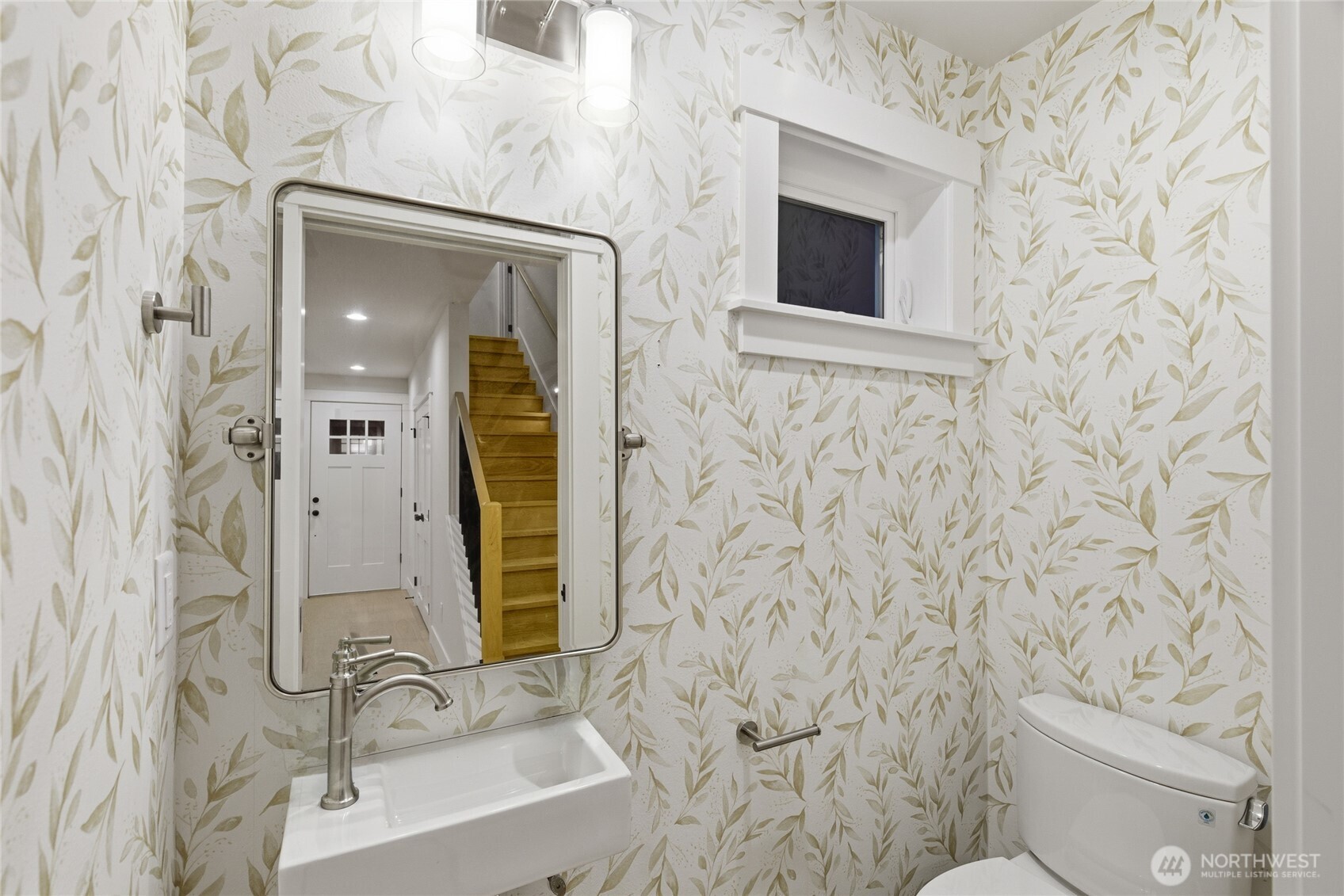 8817 Densmore Avenue N, Seattle, WA 98103
