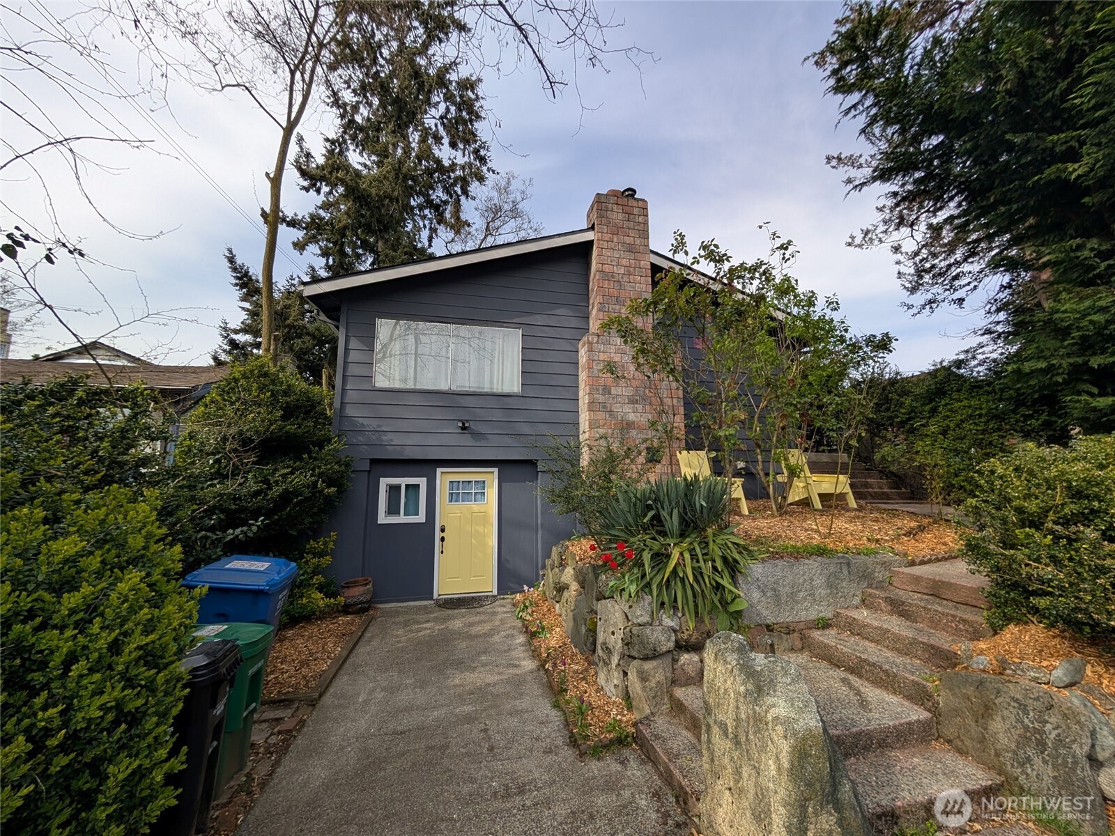 936 N 101 Street , Seattle, WA 98133