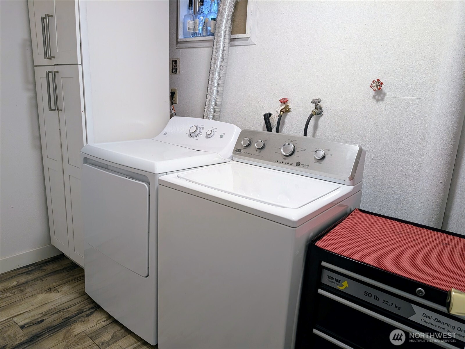 936 N 101 Street , Seattle, WA 98133