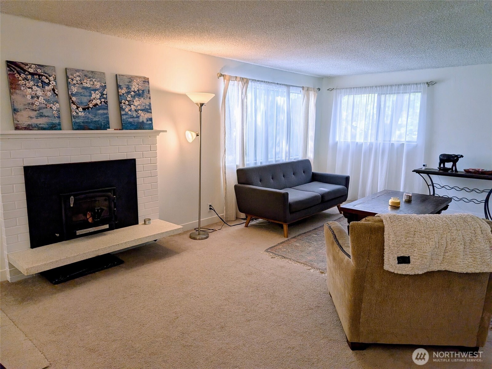 936 N 101 Street , Seattle, WA 98133