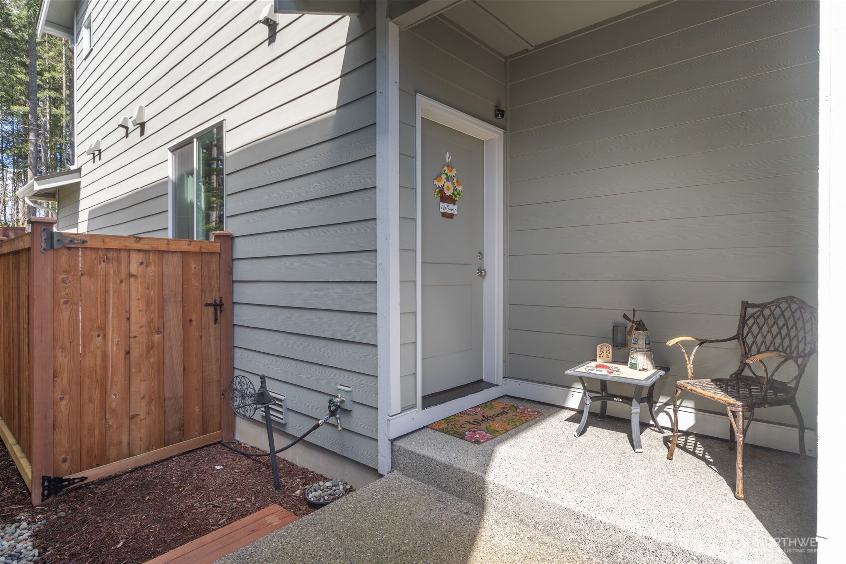 1777 Ashby Avenue NW, Poulsbo, WA 98370