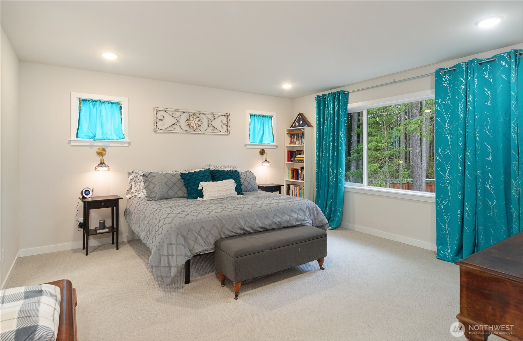 1777 Ashby Avenue NW, Poulsbo, WA 98370