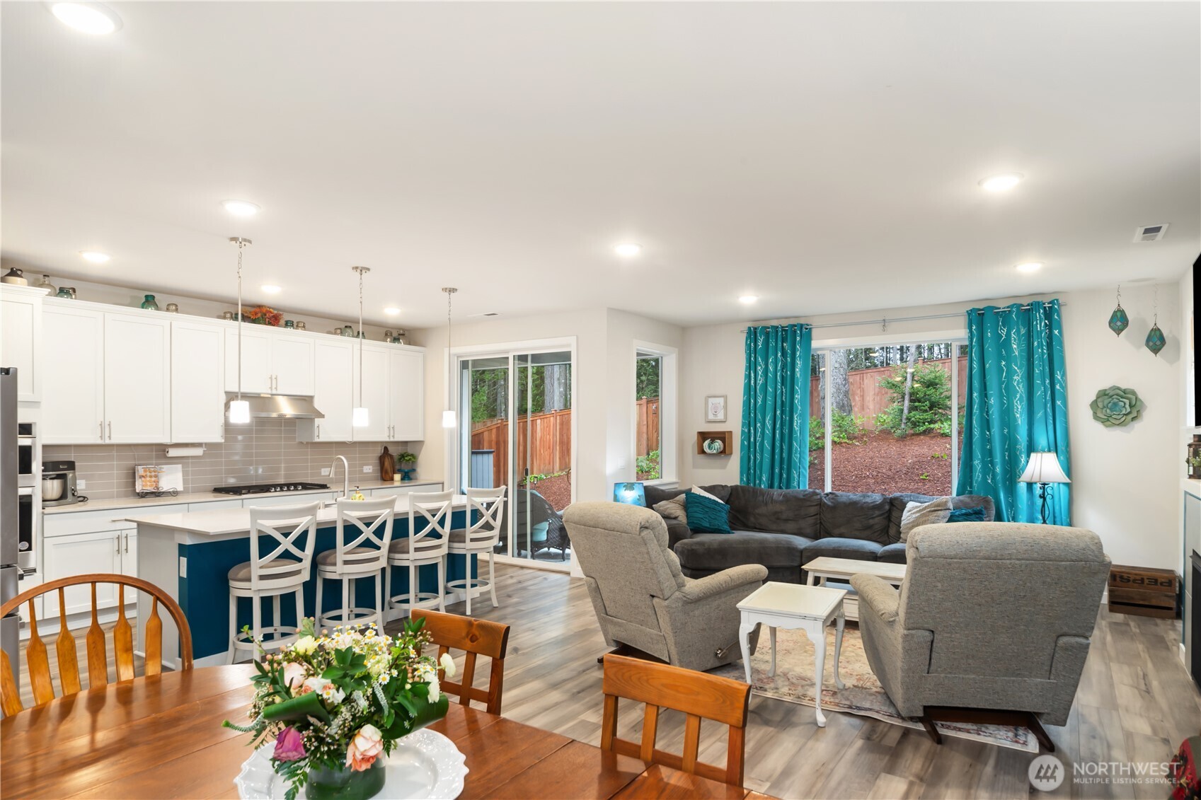 1777 Ashby Avenue NW, Poulsbo, WA 98370