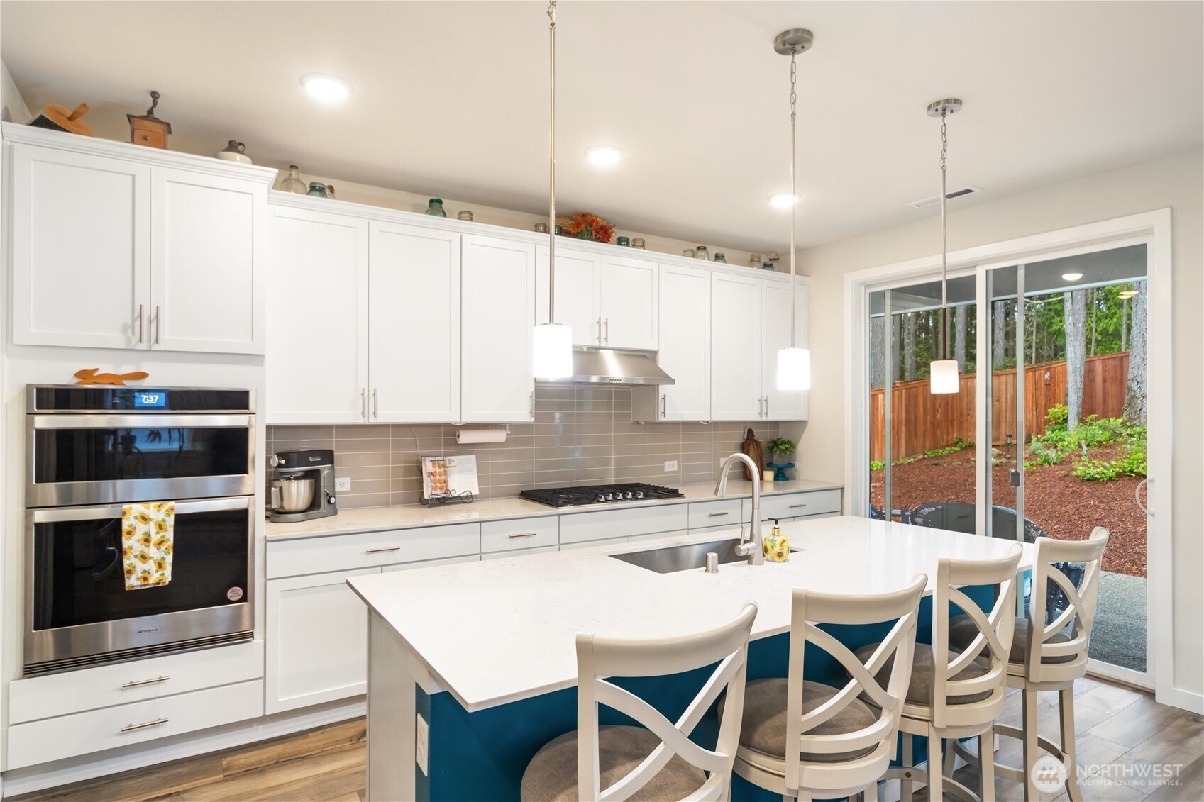 1777 Ashby Avenue NW, Poulsbo, WA 98370