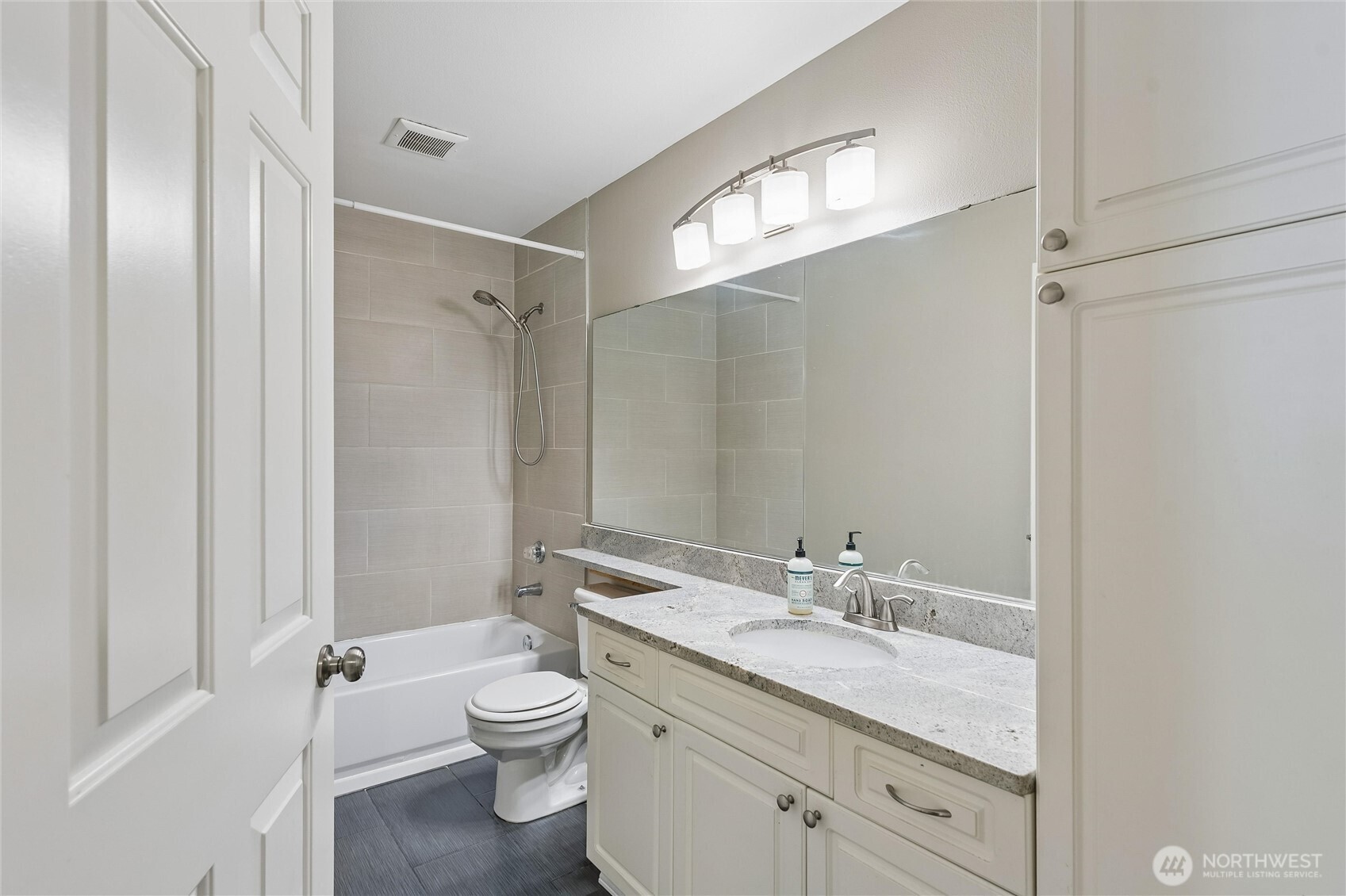 18501 SE Newport Way #H236, Issaquah, WA 98029