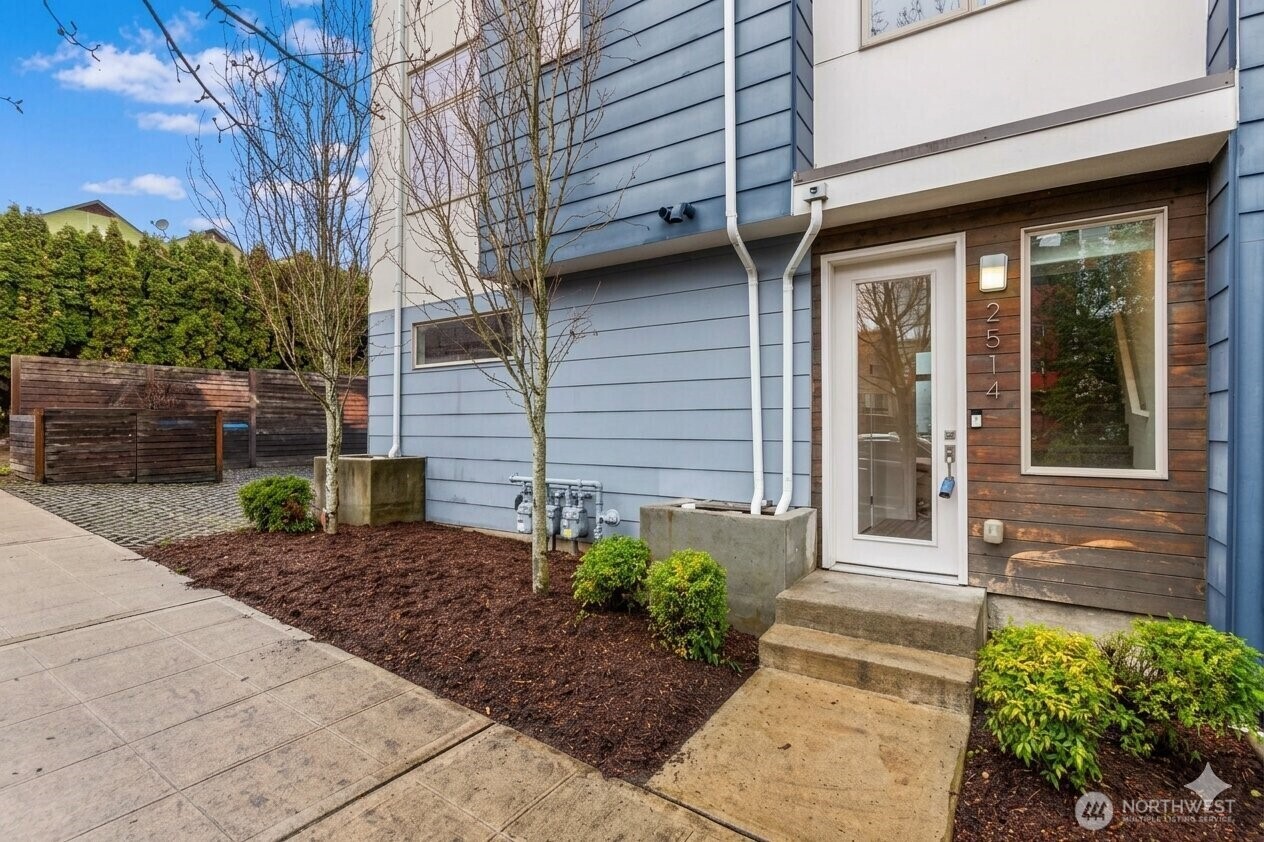 2514 S Washington Street , Seattle, WA 98144