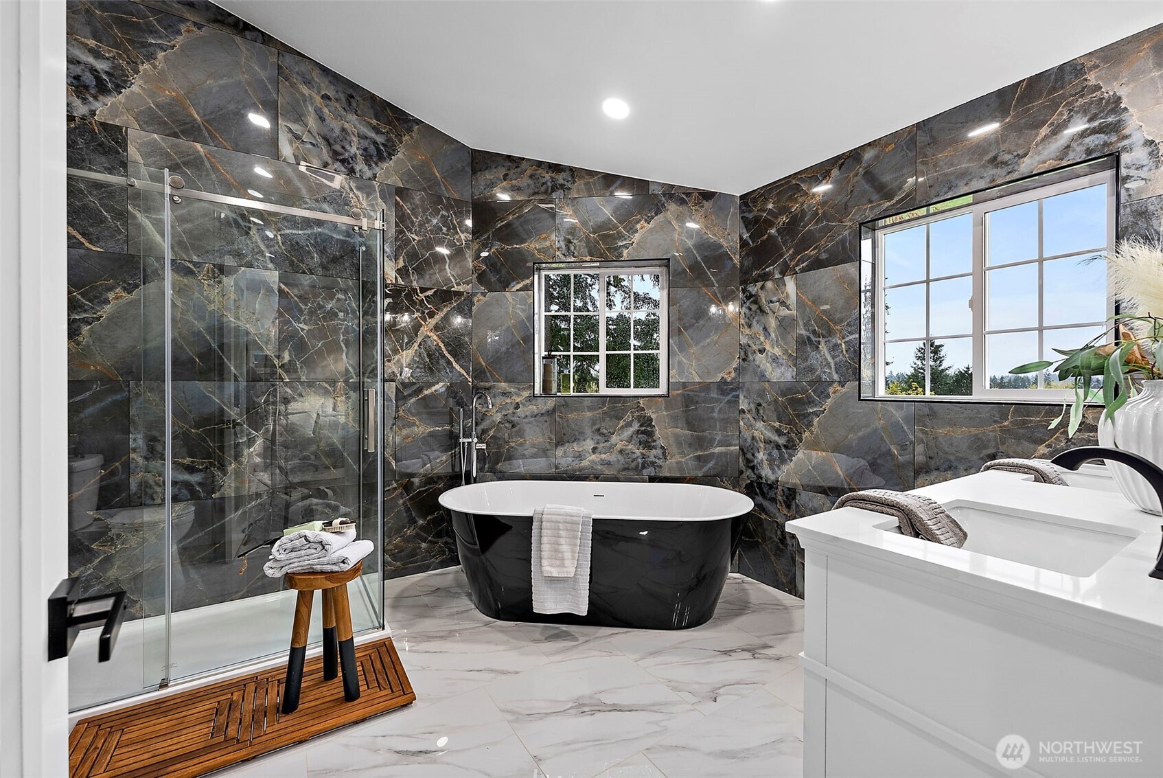20425 198th Avenue SE, Maple Valley, WA 98038