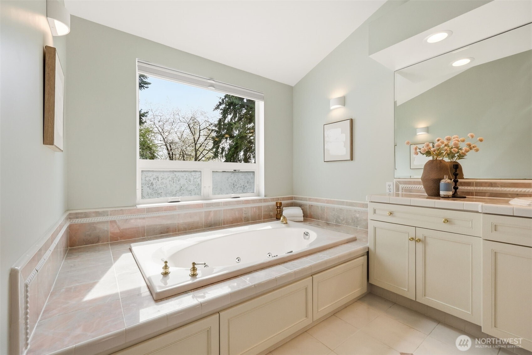 12311 87th Court NE, Kirkland, WA 98034