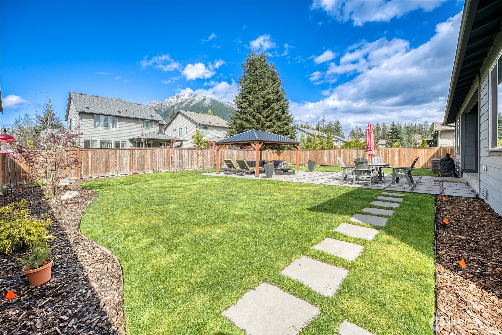 1320 SE 16th Street , North Bend, WA 98045-5042