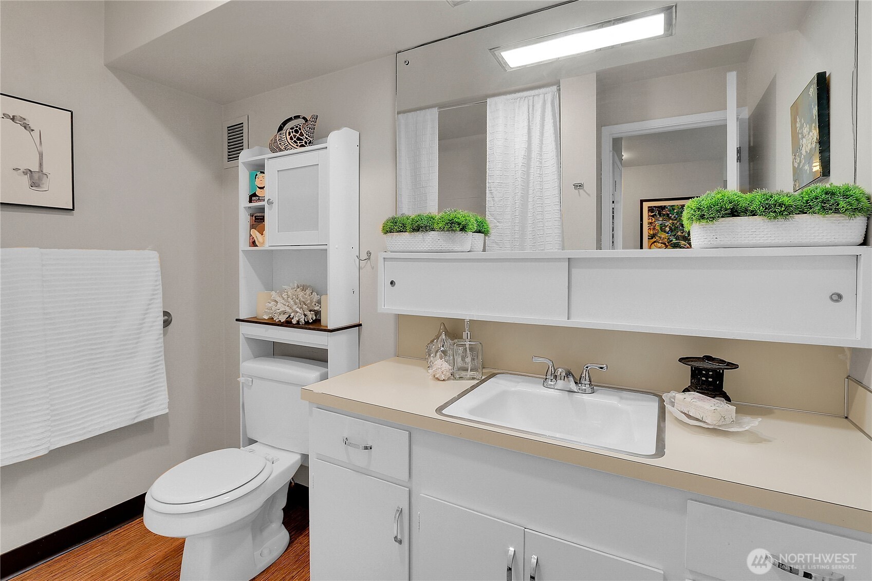 2040 43rd Avenue E #215, Seattle, WA 98122