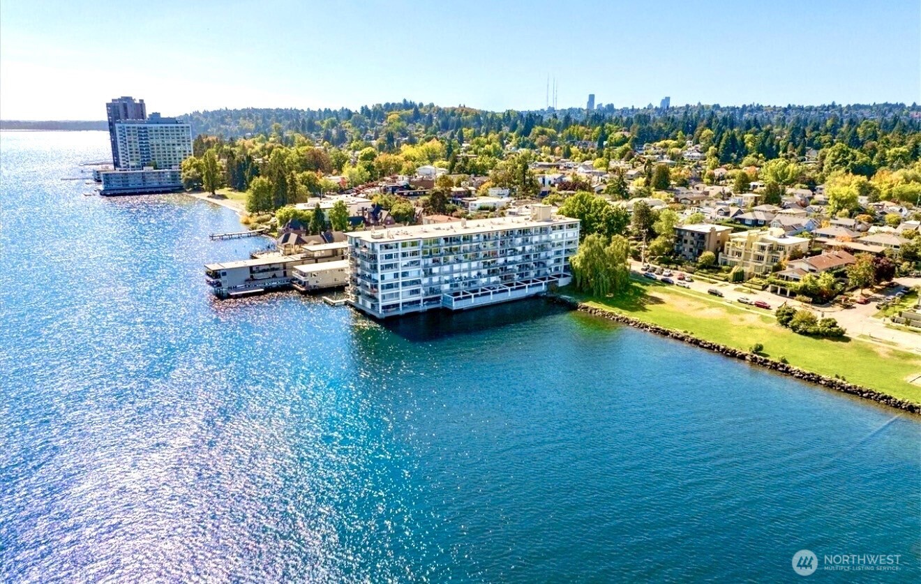 2040 43rd Avenue E #215, Seattle, WA 98122