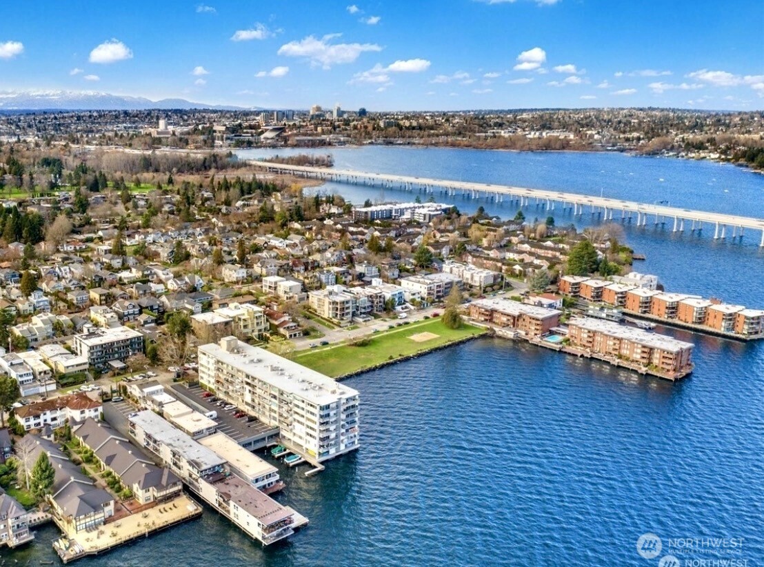 2040 43rd Avenue E #215, Seattle, WA 98122