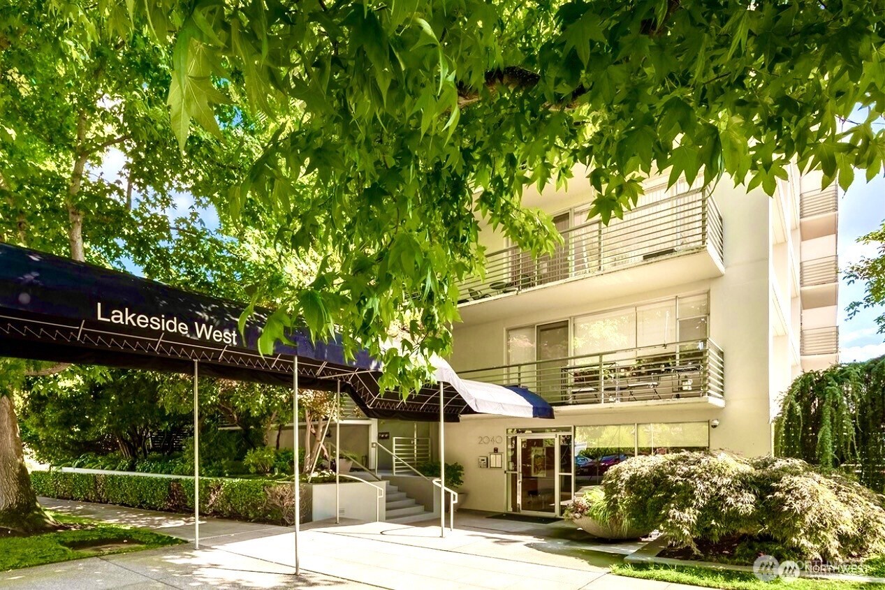 2040 43rd Avenue E #215, Seattle, WA 98122