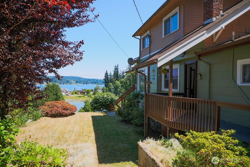 17198 Viking Way NW, Poulsbo, WA 98370-8330