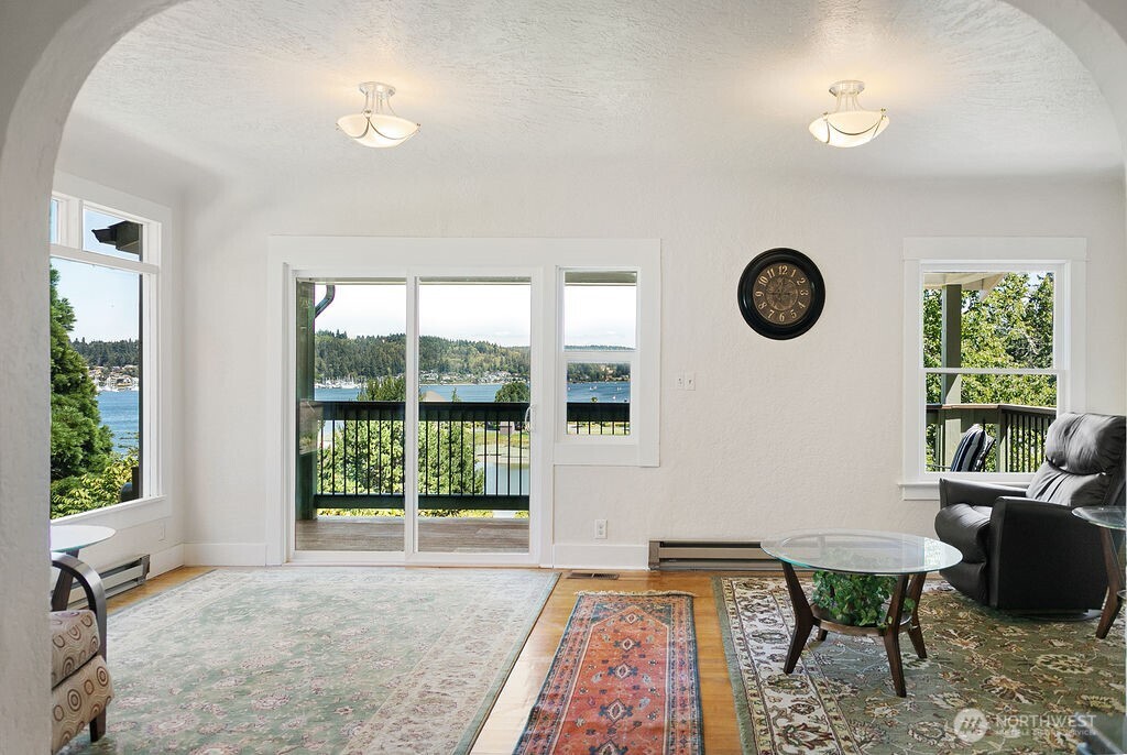 17198 Viking Way NW, Poulsbo, WA 98370-8330