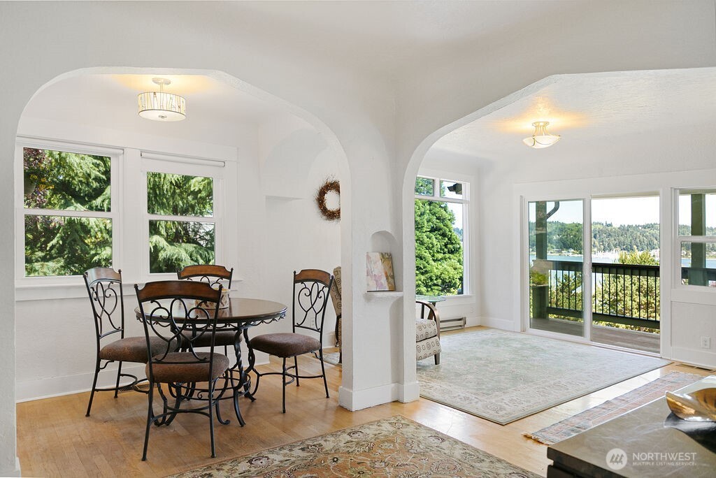 17198 Viking Way NW, Poulsbo, WA 98370-8330