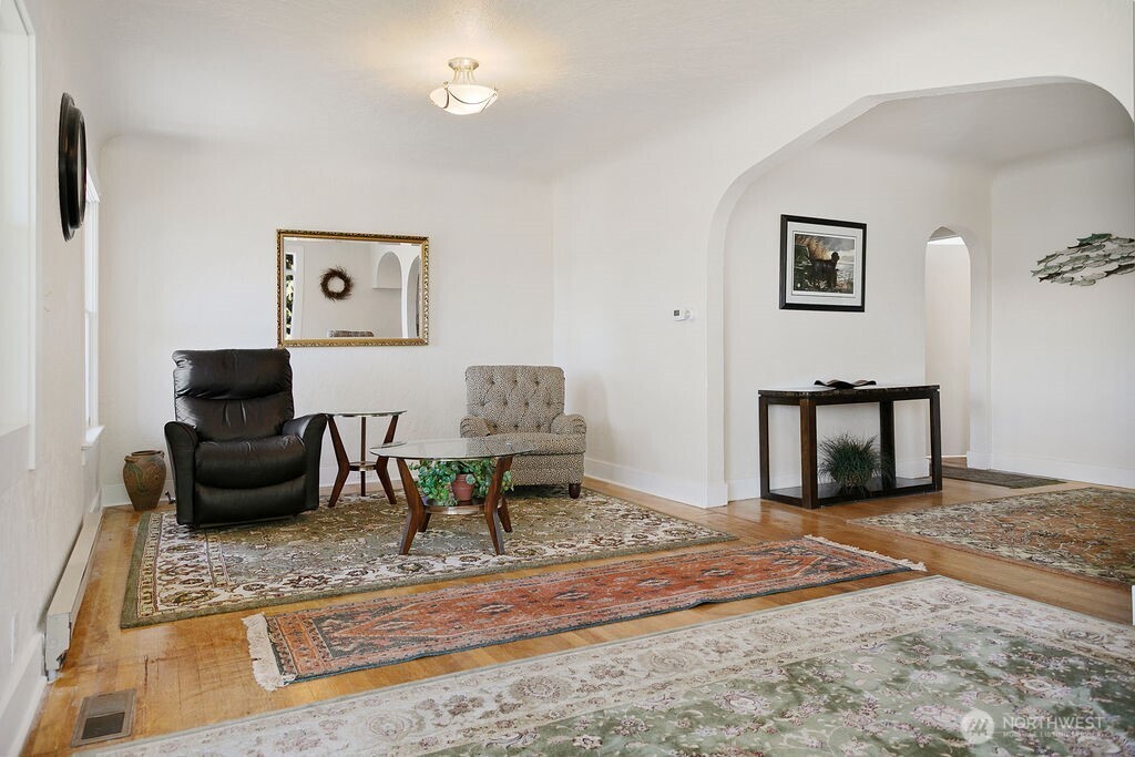 17198 Viking Way NW, Poulsbo, WA 98370-8330