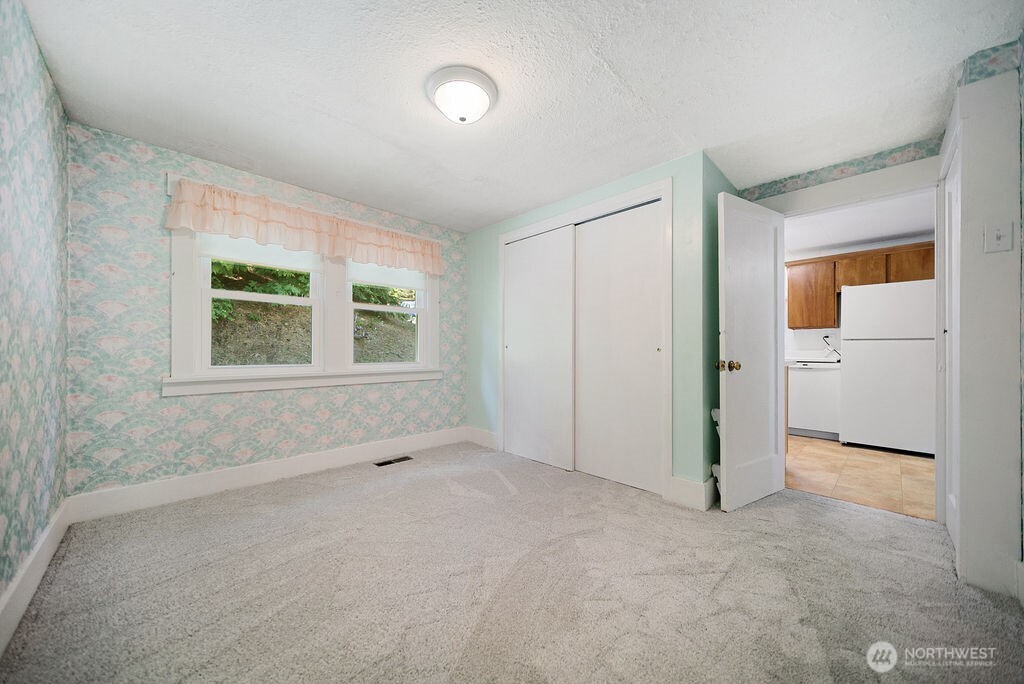 17198 Viking Way NW, Poulsbo, WA 98370-8330