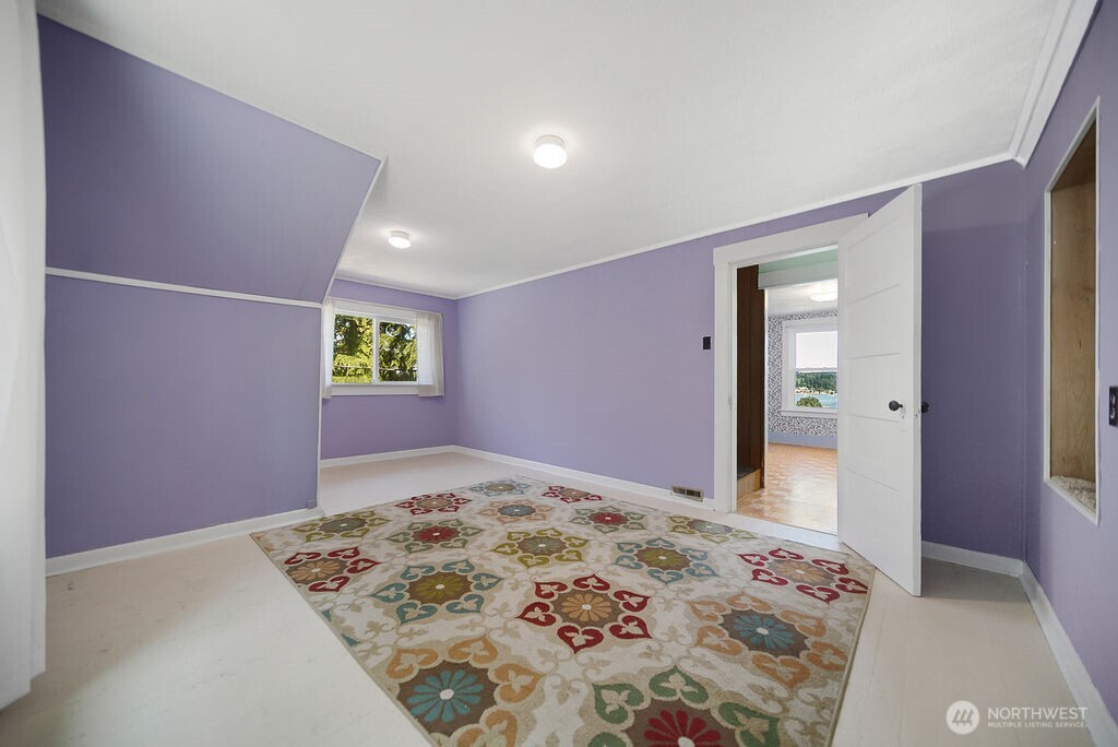 17198 Viking Way NW, Poulsbo, WA 98370-8330