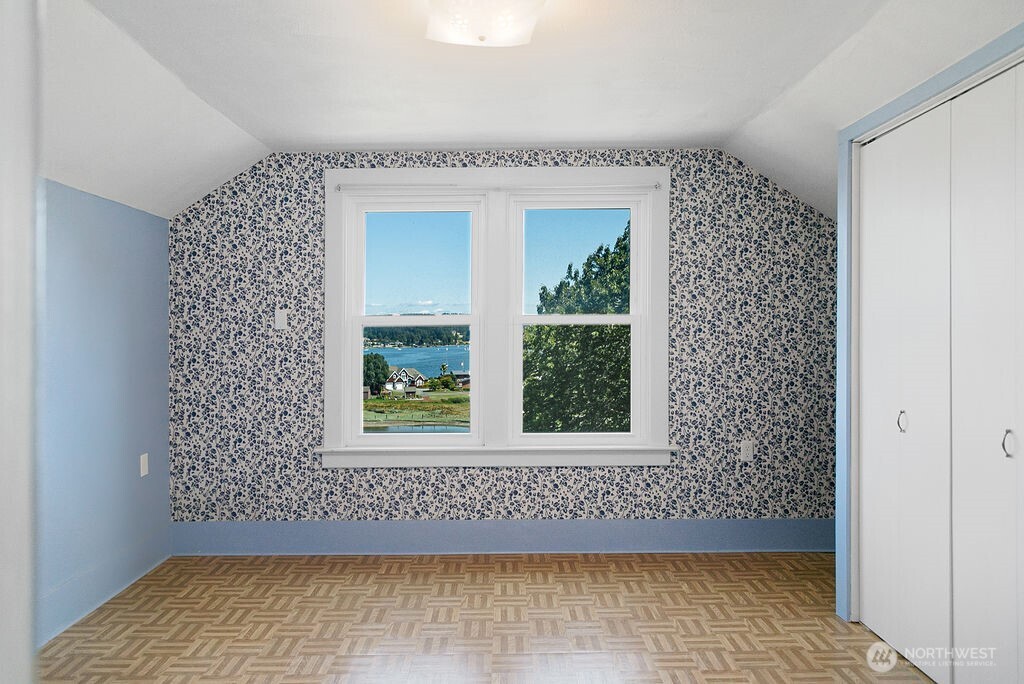 17198 Viking Way NW, Poulsbo, WA 98370-8330