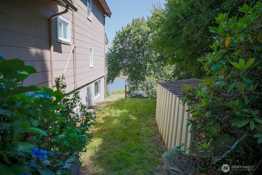 17198 Viking Way NW, Poulsbo, WA 98370-8330