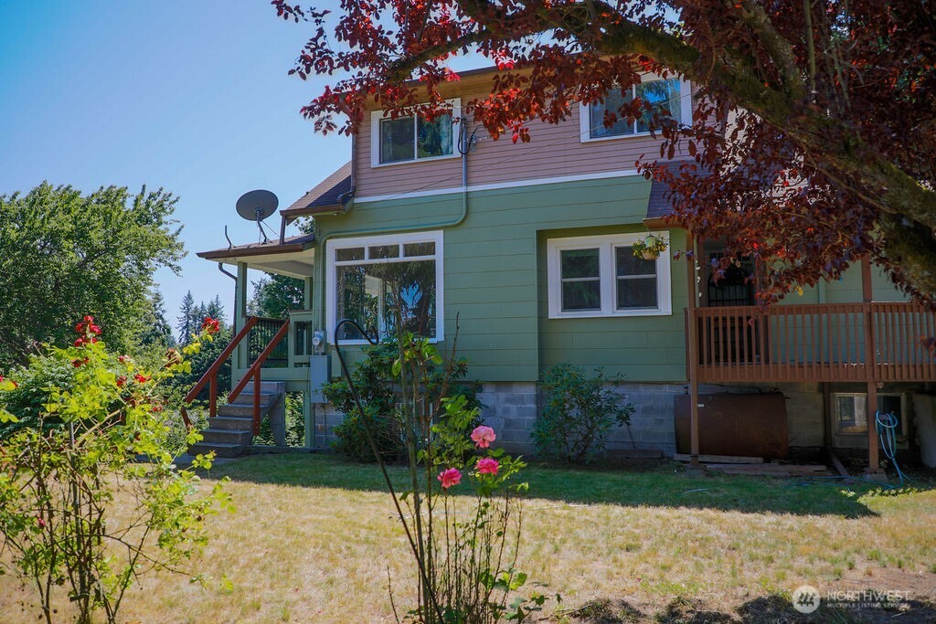 17198 Viking Way NW, Poulsbo, WA 98370-8330