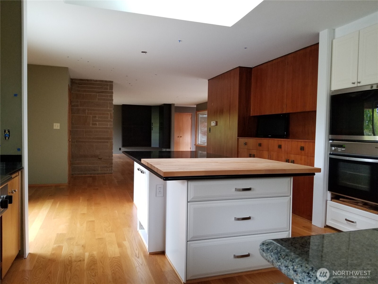 18427 91st Place W, Edmonds, WA 98026