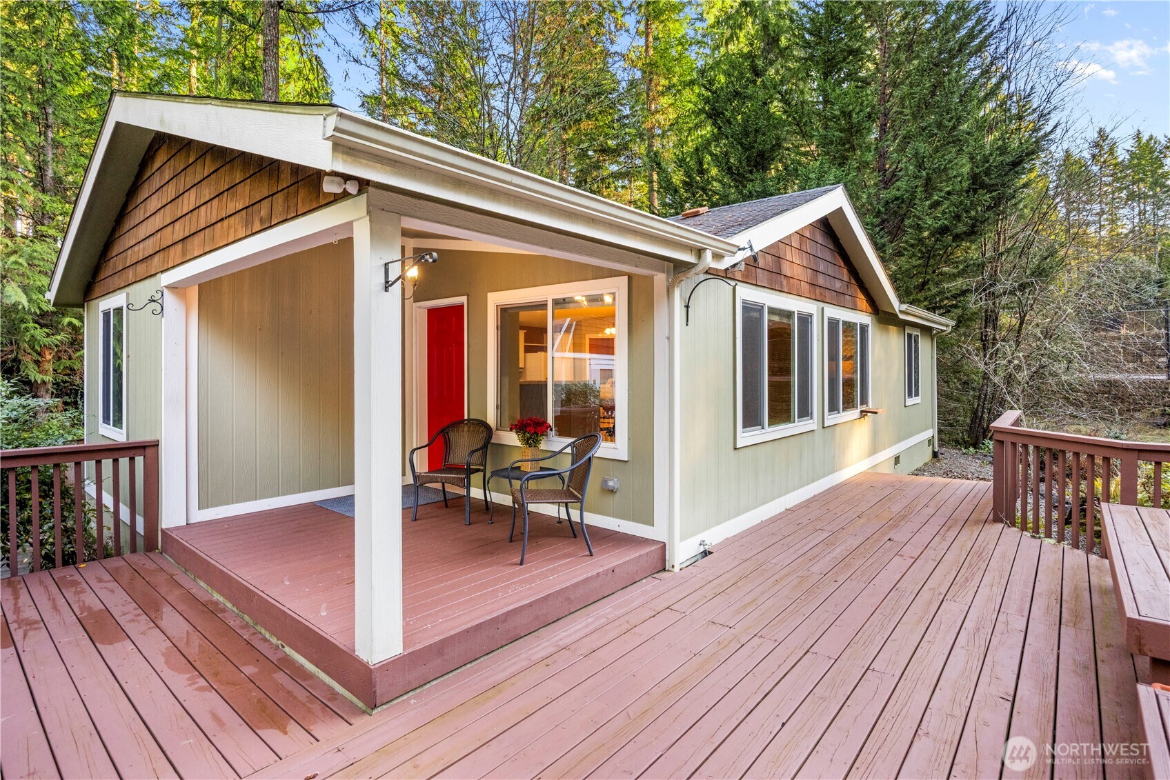 920 E Mason Lake Drive E, Grapeview, WA 98546
