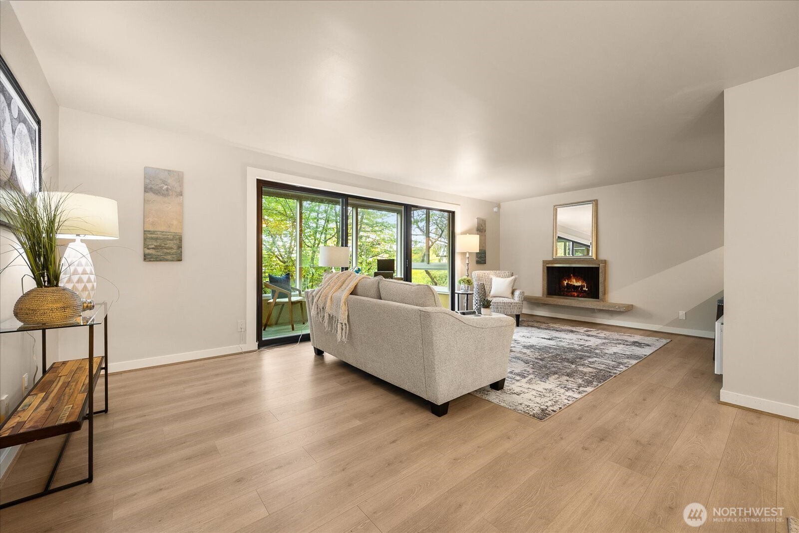 5101 NE 55th Street #103, Seattle, WA 98105