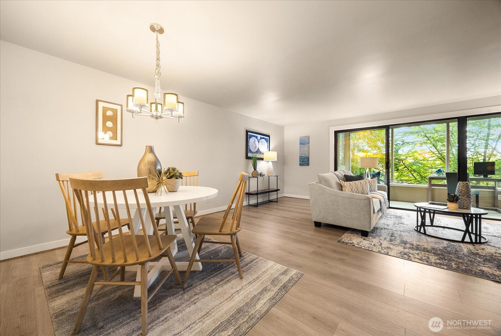 5101 NE 55th Street #103, Seattle, WA 98105