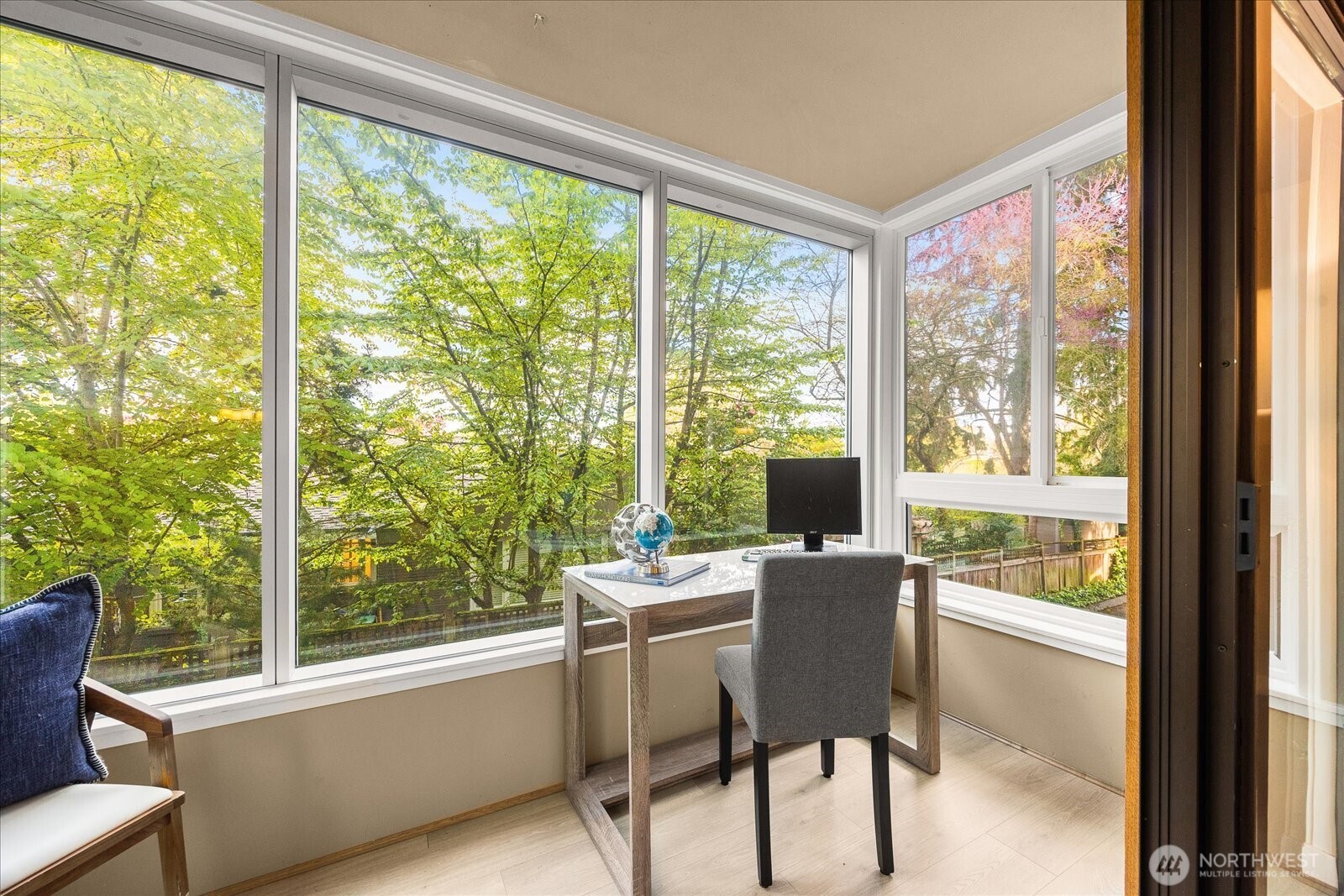 5101 NE 55th Street #103, Seattle, WA 98105