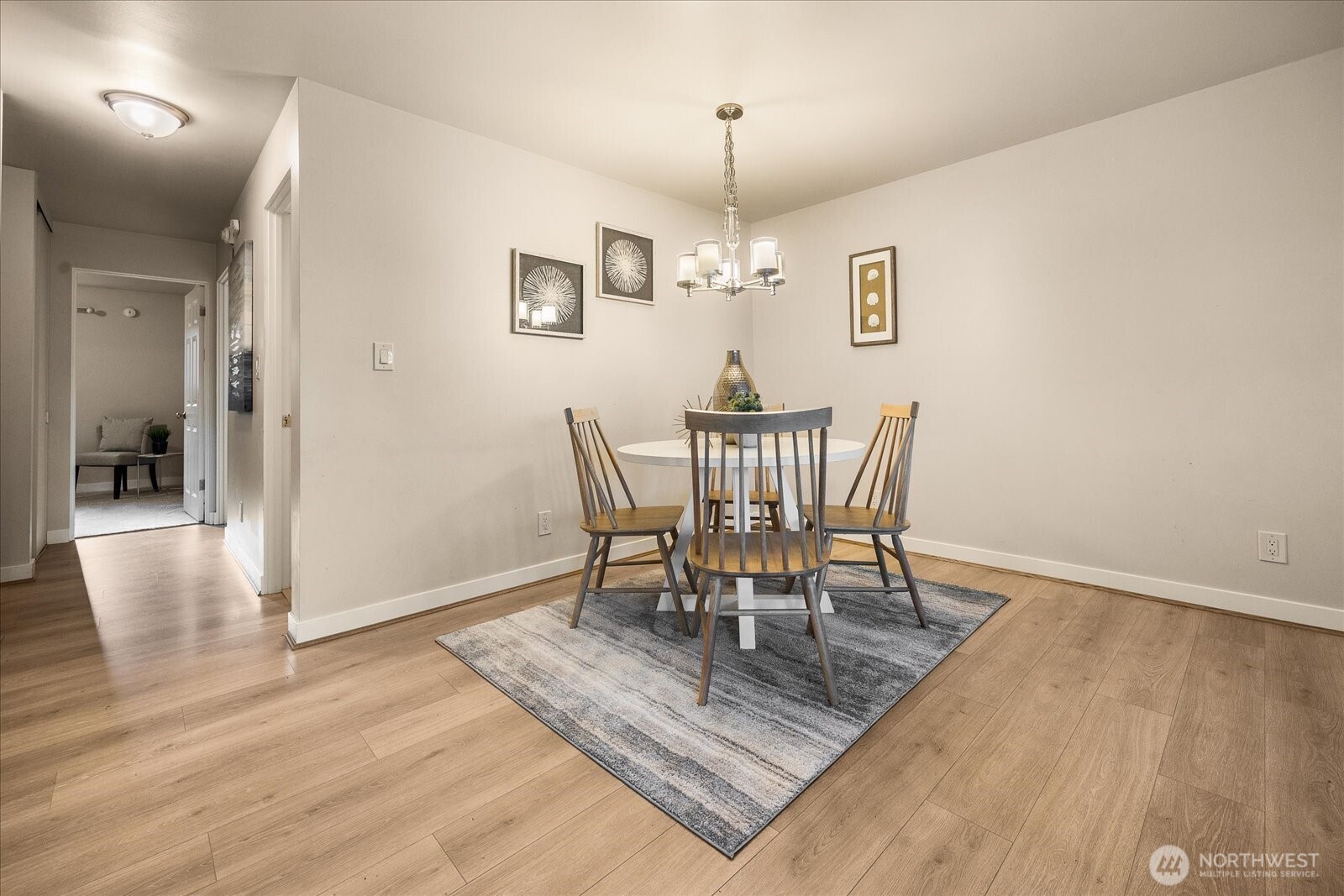 5101 NE 55th Street #103, Seattle, WA 98105