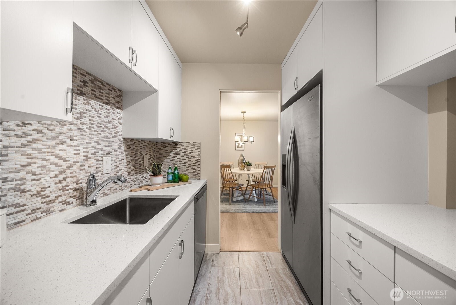 5101 NE 55th Street #103, Seattle, WA 98105