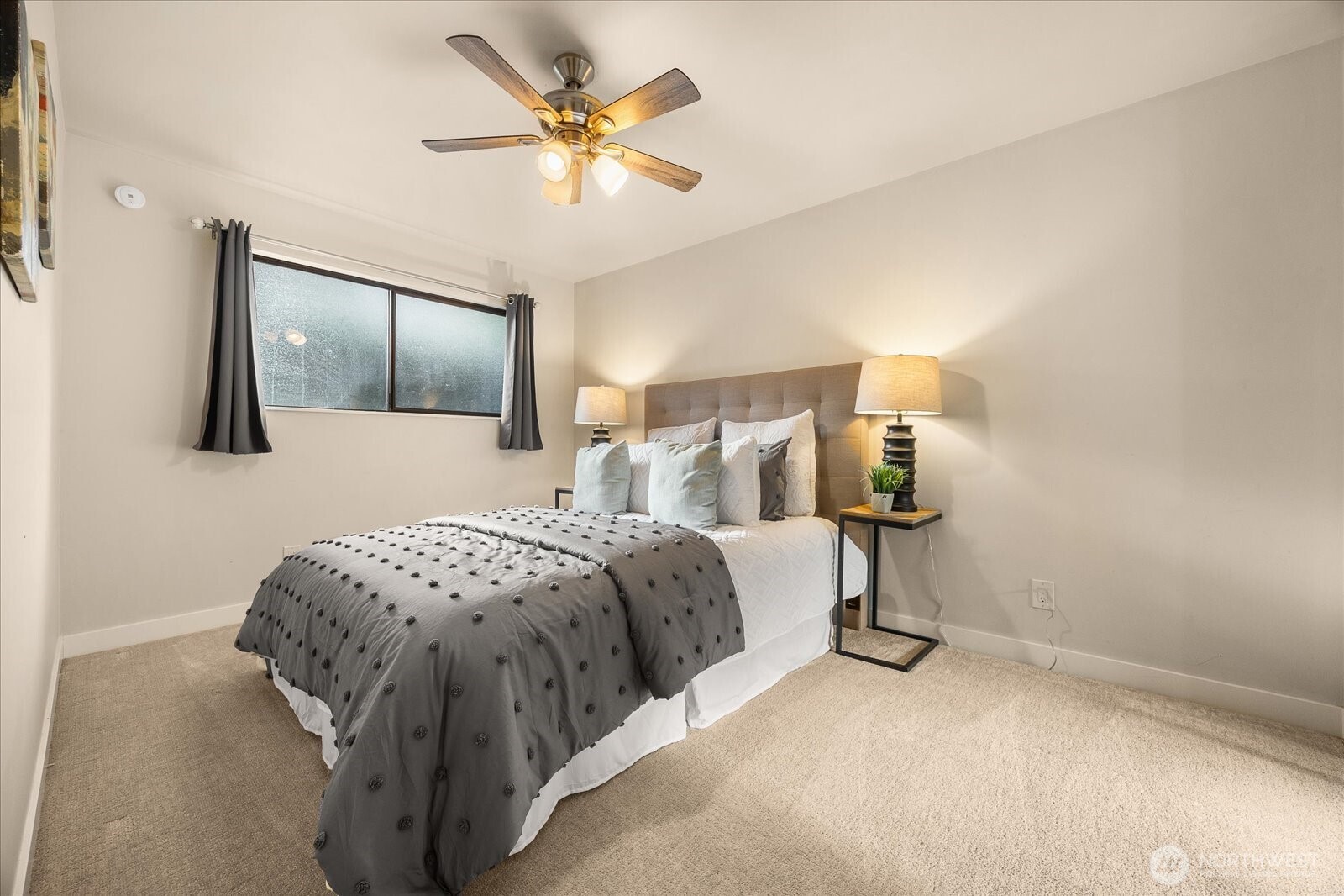 5101 NE 55th Street #103, Seattle, WA 98105
