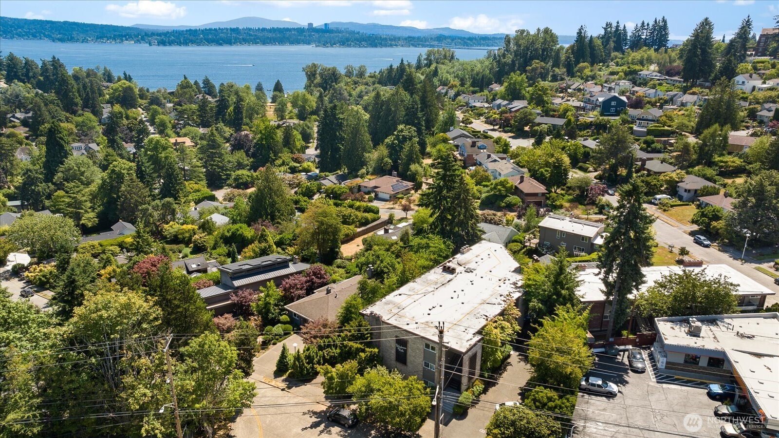 5101 NE 55th Street #103, Seattle, WA 98105
