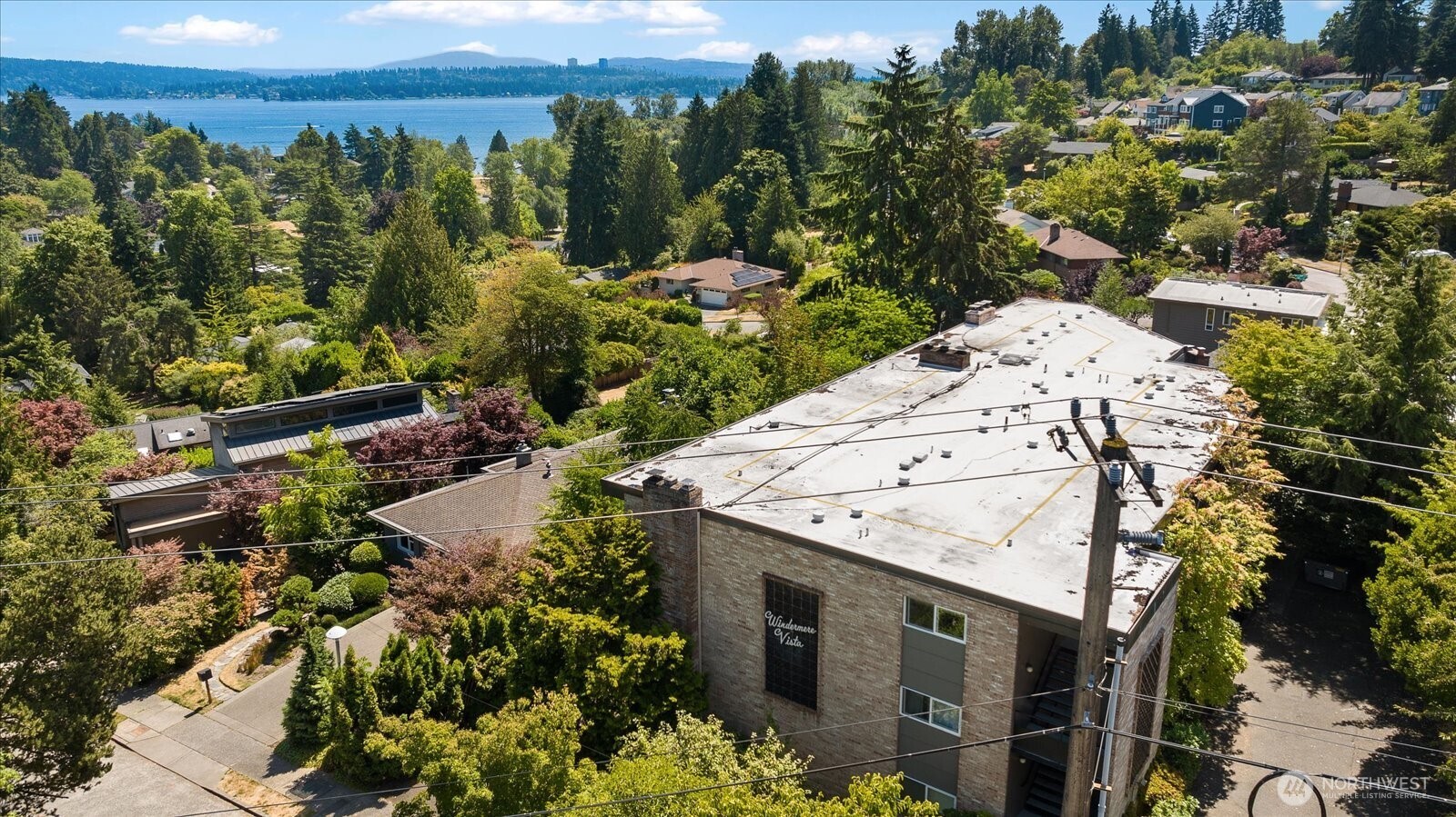 5101 NE 55th Street #103, Seattle, WA 98105