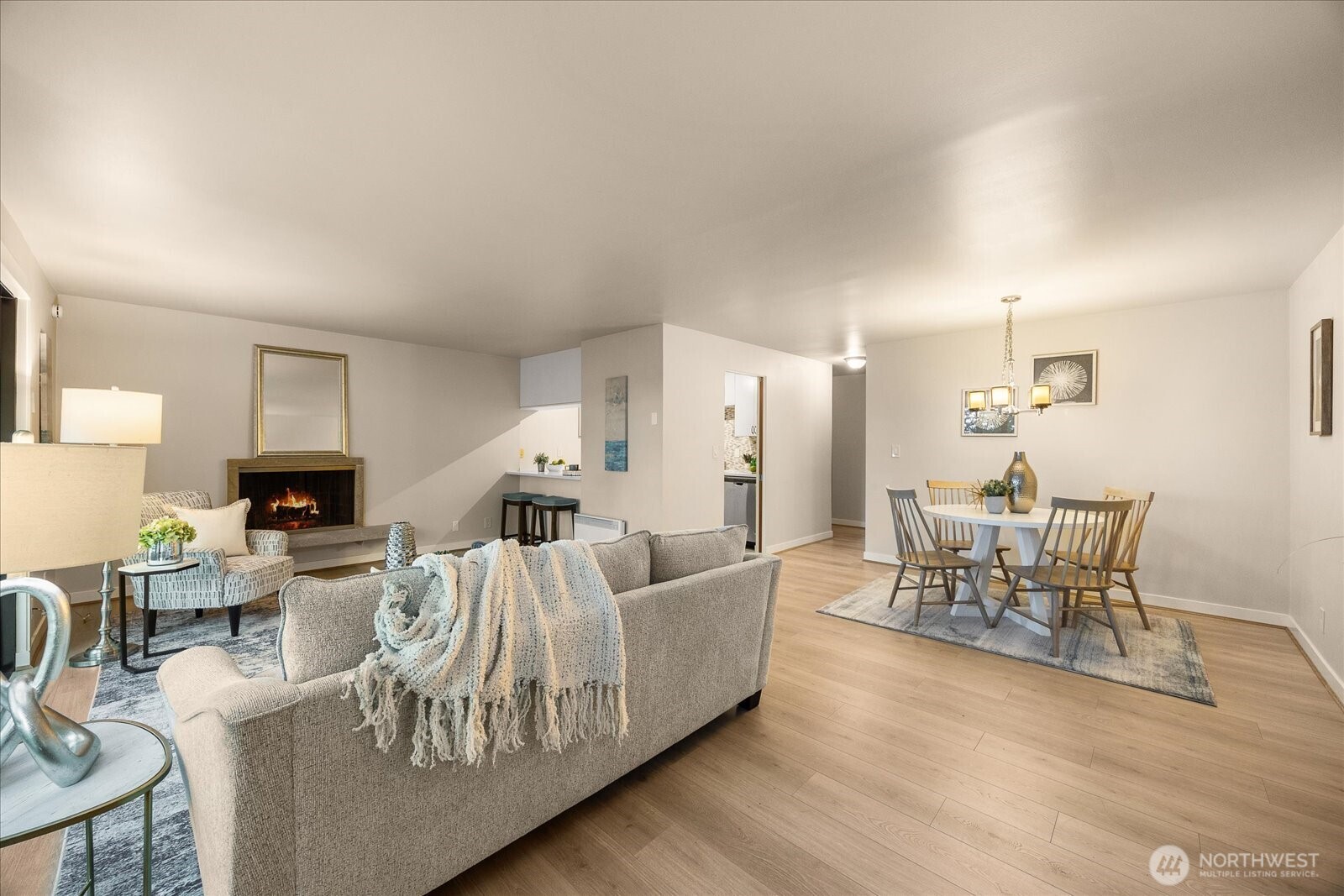 5101 NE 55th Street #103, Seattle, WA 98105