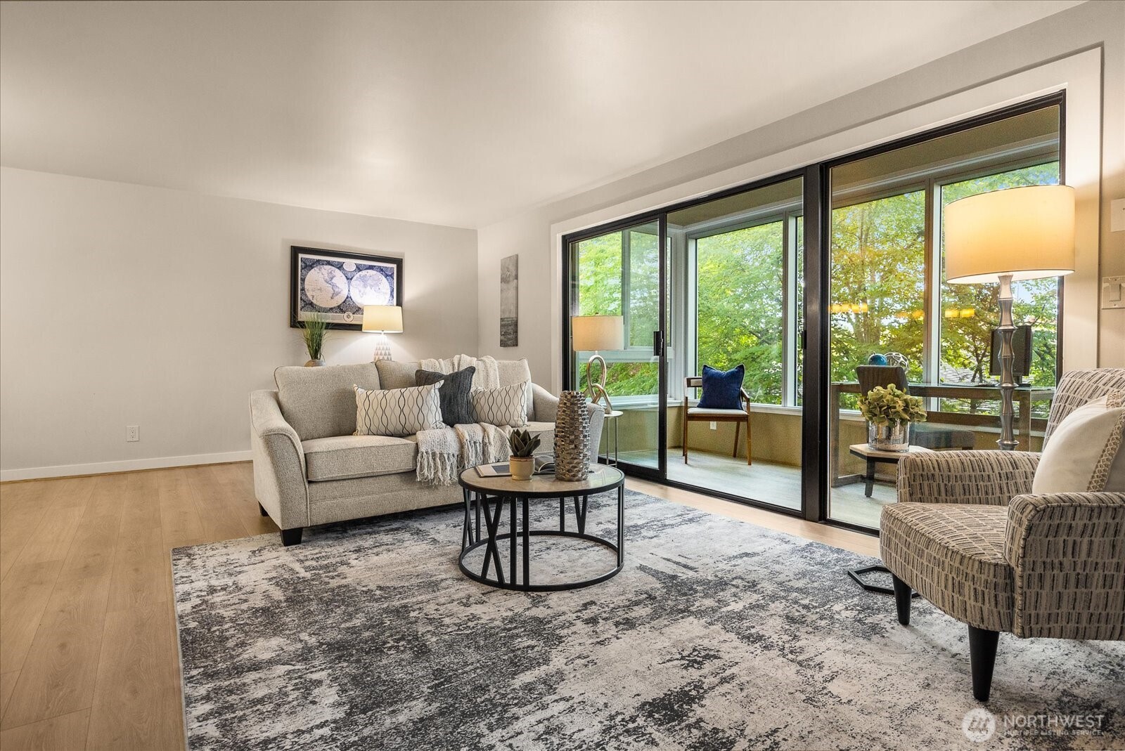 5101 NE 55th Street #103, Seattle, WA 98105