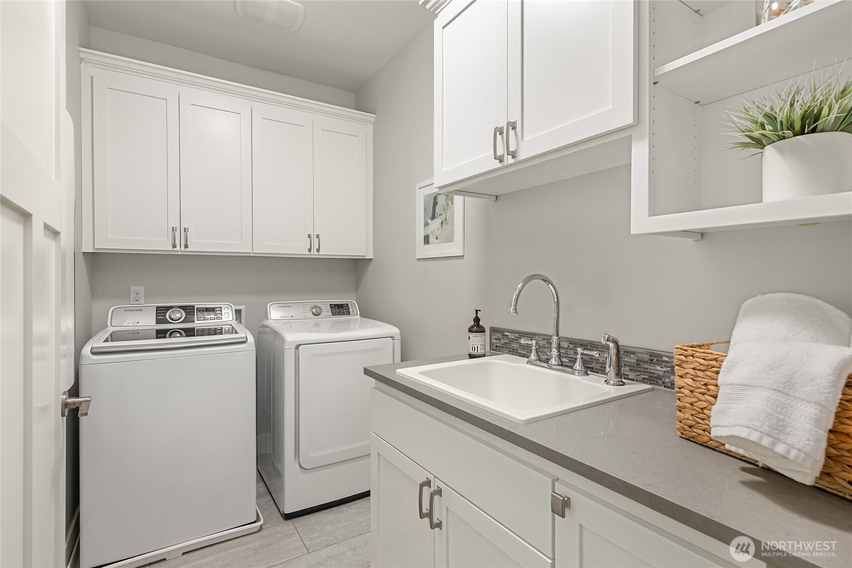 7817 NE Ledgestone Loop , Bainbridge Island, WA 98110