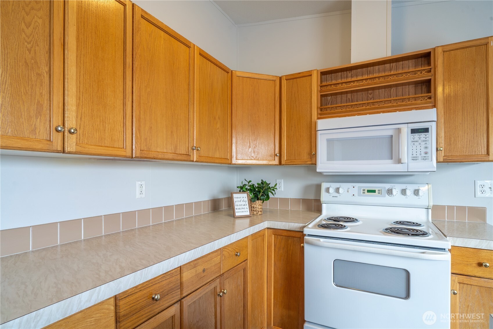 1341 W Columbia Avenue , Moses Lake, WA 98837