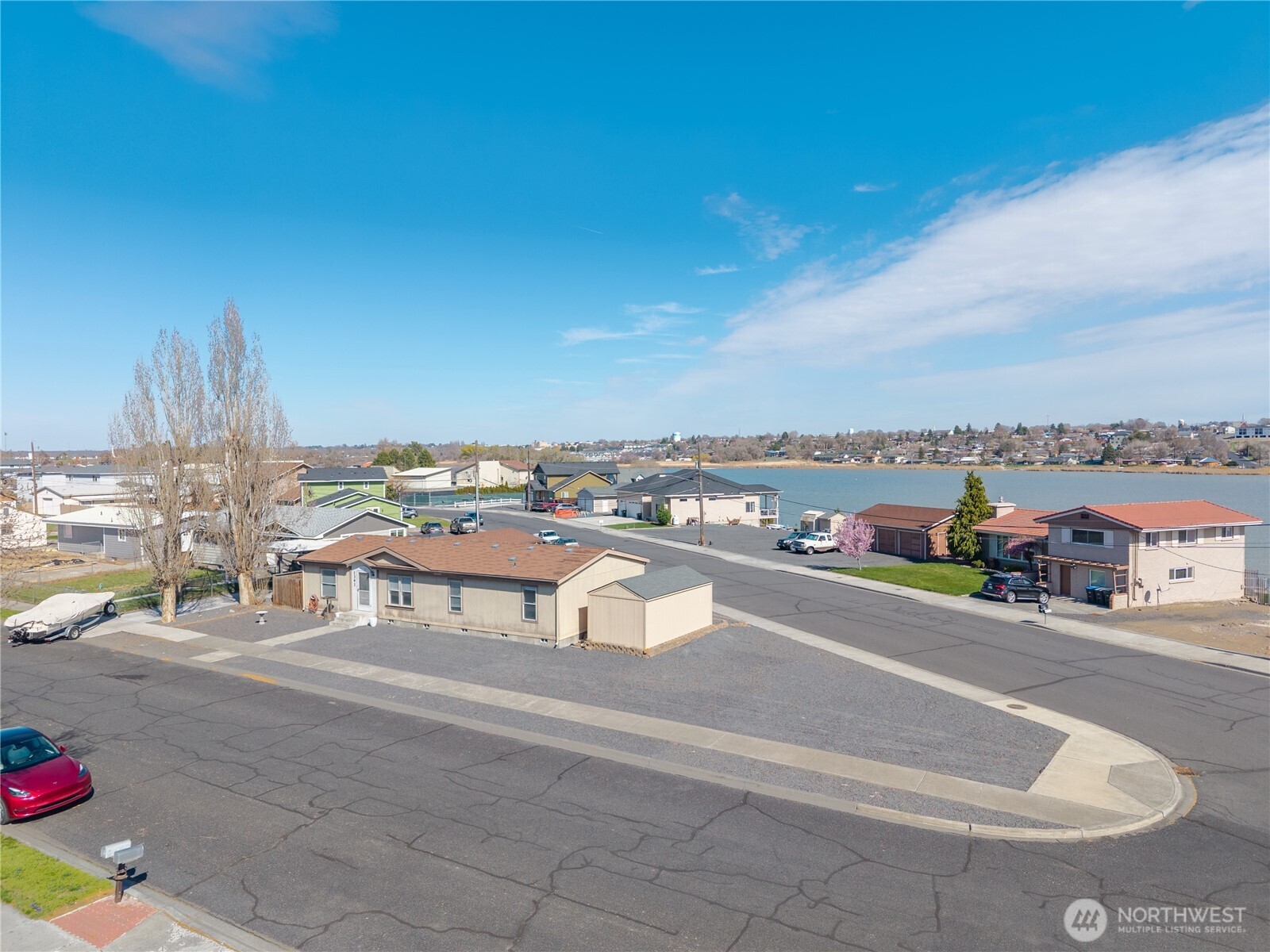 1341 W Columbia Avenue , Moses Lake, WA 98837