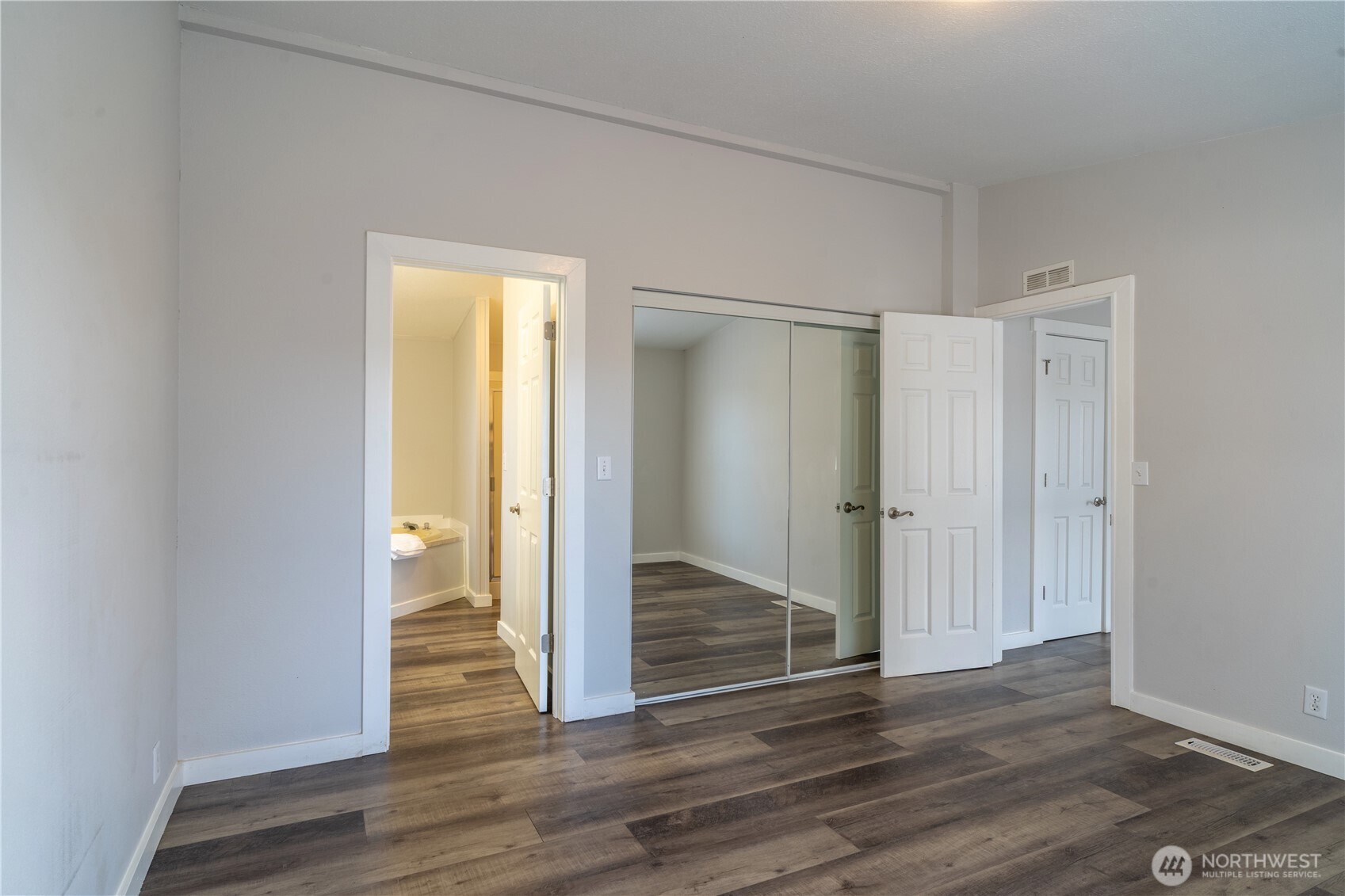 1341 W Columbia Avenue , Moses Lake, WA 98837