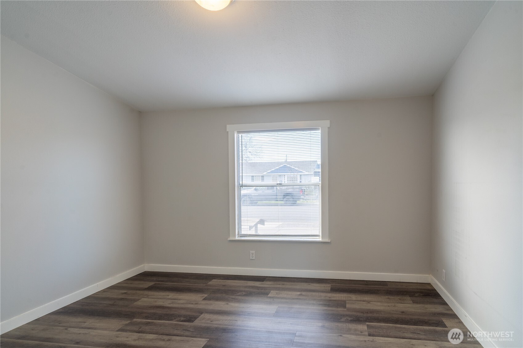1341 W Columbia Avenue , Moses Lake, WA 98837