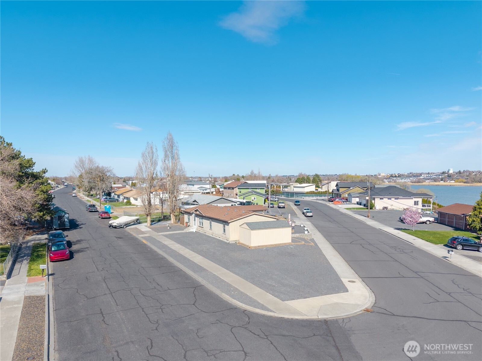 1341 W Columbia Avenue , Moses Lake, WA 98837