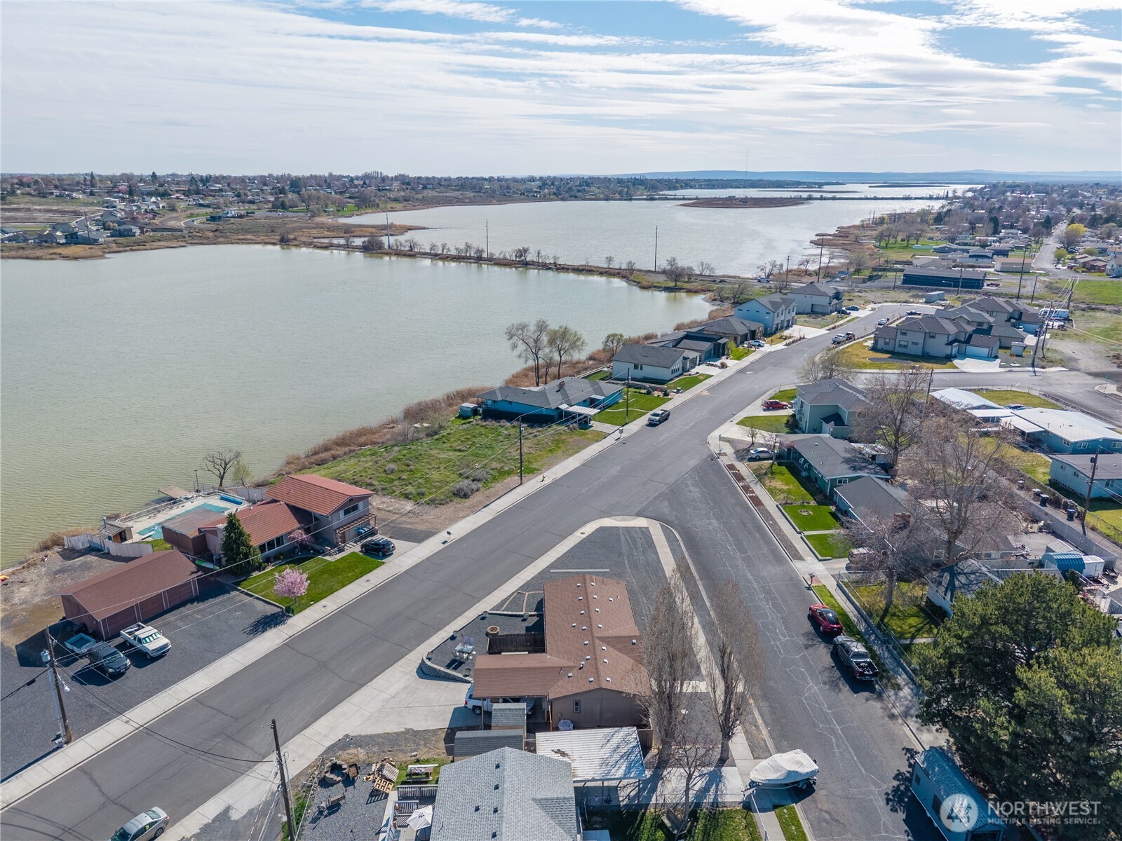 1341 W Columbia Avenue , Moses Lake, WA 98837