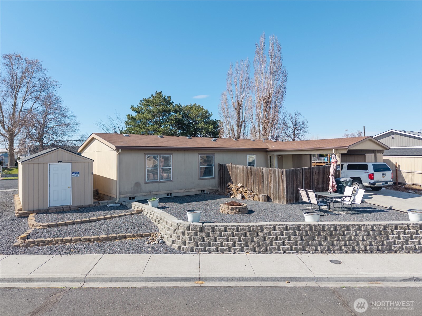 1341 W Columbia Avenue , Moses Lake, WA 98837
